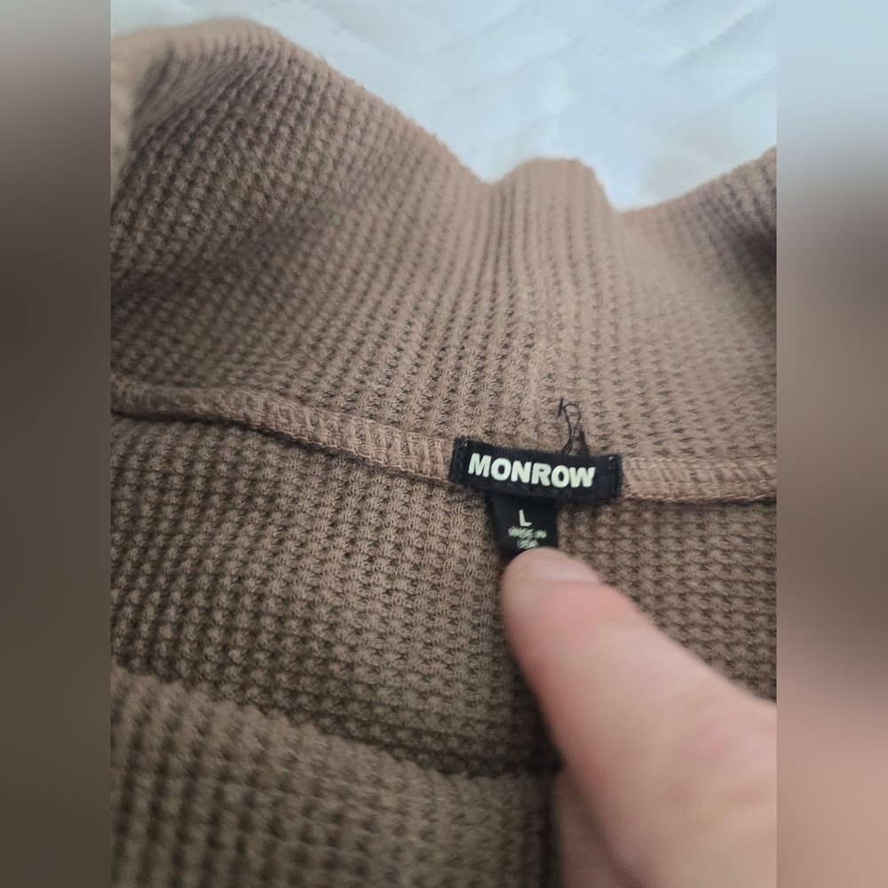 Monrow Soft Waffle Knit Long Sleeve Crop Pullover - Picture 3 of 4